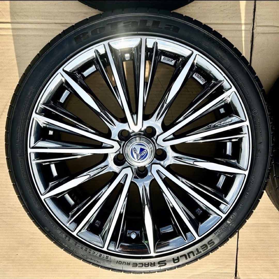 215/40R18 新品 プリウス 超美品 18インチ レイズ ヴォウジェの 215/40R18 新品 プリウス 超美品 18インチ レイズ ヴォウジェの