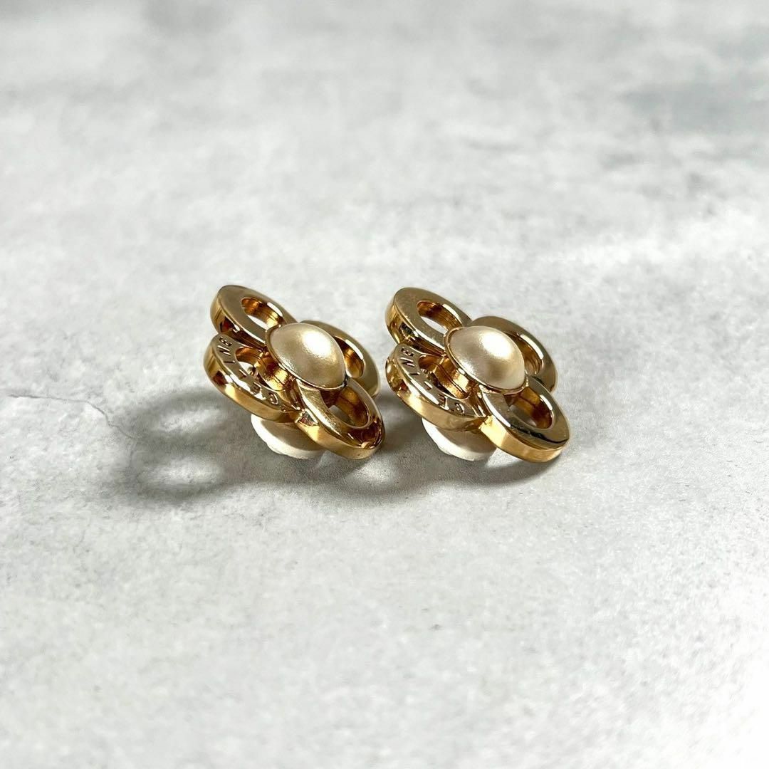 CELINE セリーヌ ピアス ゴールド パール 花 フラワー CELINE セリーヌ ピアス ゴールド パール 花 フラワー