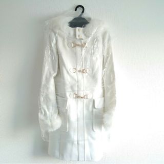 CECIL McBEE(ダッフルコート ・ ホワイト/白色系)のフリマ CECIL McBEE(ダッフルコート ・ ホワイト/白色系)のフリマ