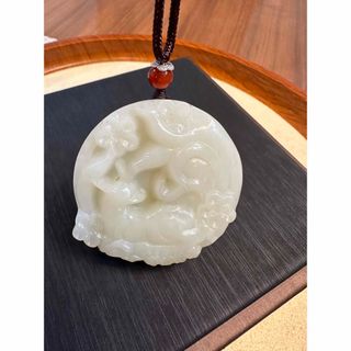 K-525 天然玉石　和田玉　九尾の狐　彫り　玉佩　ネックレス　ペンダント　風水(ネックレス)