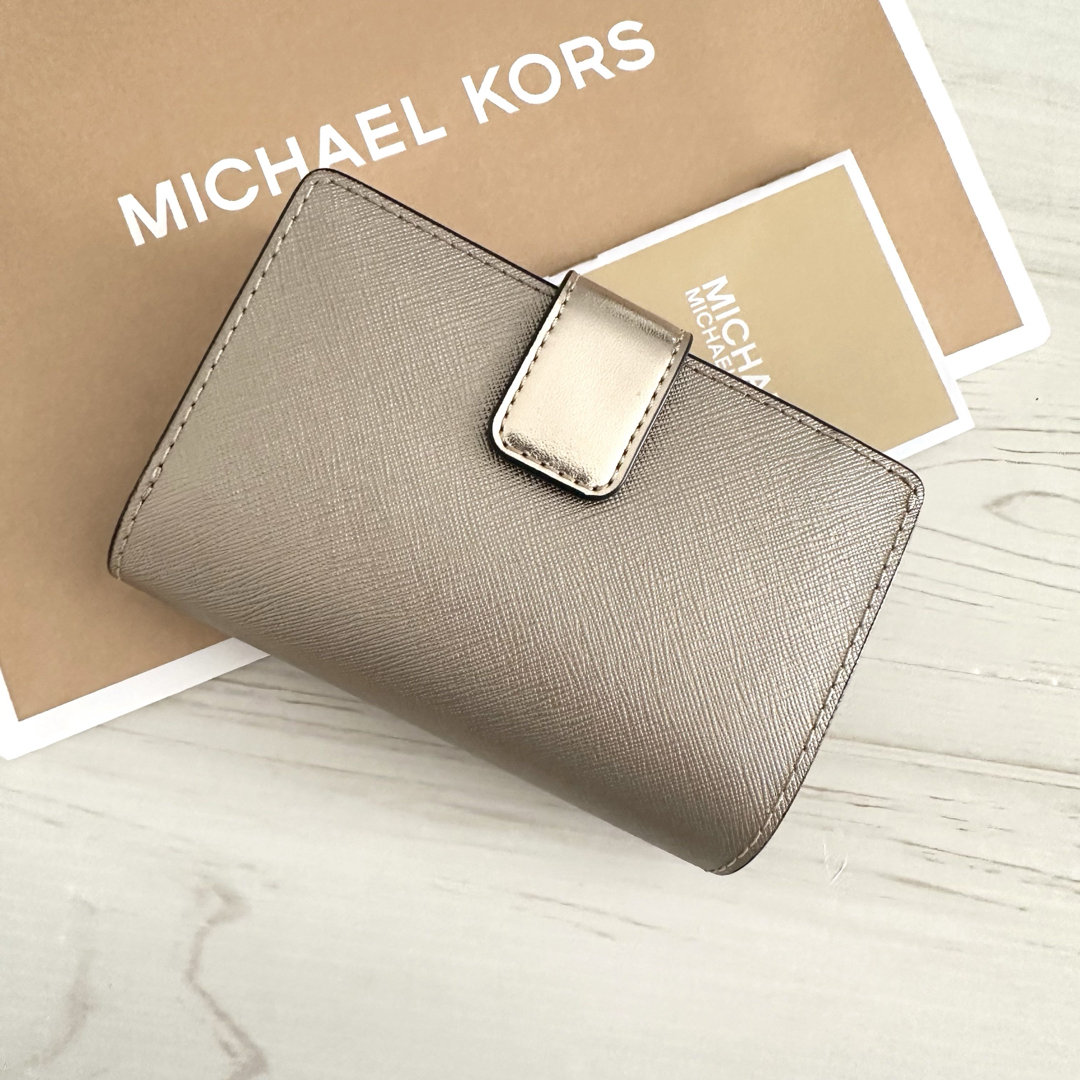 MICHAEL KORS - 新品 MICHAEL KORS 折り財布 ゴールド 二つ折り MICHAEL KORS - 新品 MICHAEL KORS 折り財布 ゴールド 二つ折り