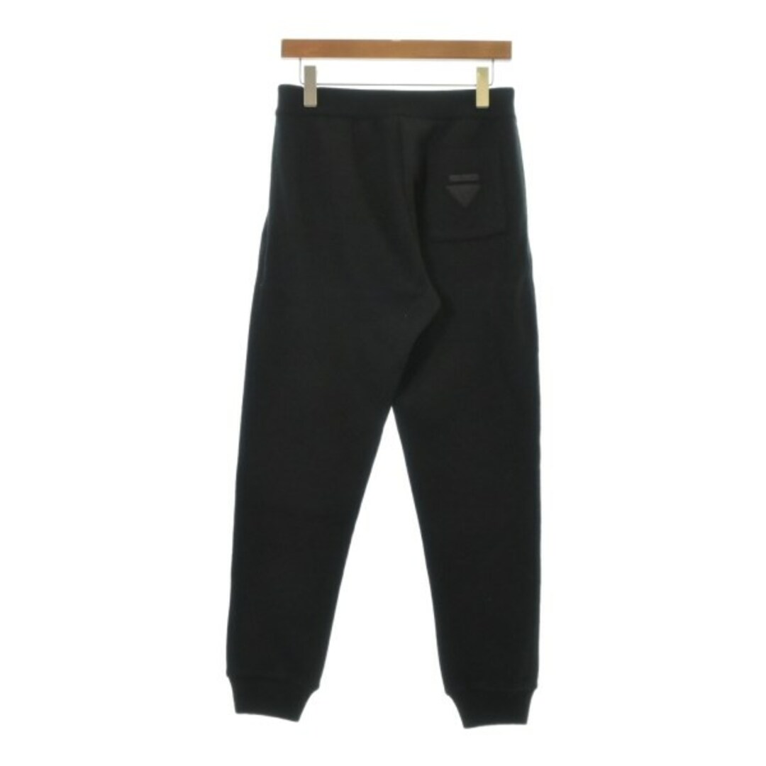 PRADA Re-Nylon トライアングルロゴ ナイロンカーゴパンツ PRADA Re-Nylon トライアングルロゴ ナイロンカーゴパンツ