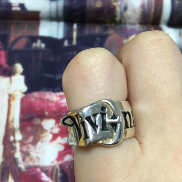 Vivienne Westwood(ヴィヴィアンウエストウッド)の美品 Vivienne ベルトリング レディースのアクセサリー(リング(指輪))の商品写真