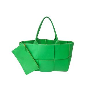 BOTTEGA VENETA(バッグ ・ グリーン・カーキ/緑色系)のフリマ BOTTEGA VENETA(バッグ ・ グリーン・カーキ/緑色系)のフリマ