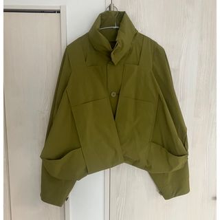ISSEY MIYAKE(ジャケット/アウター ・ イエロー/黄色系)の ISSEY MIYAKE(ジャケット/アウター ・ イエロー/黄色系)の