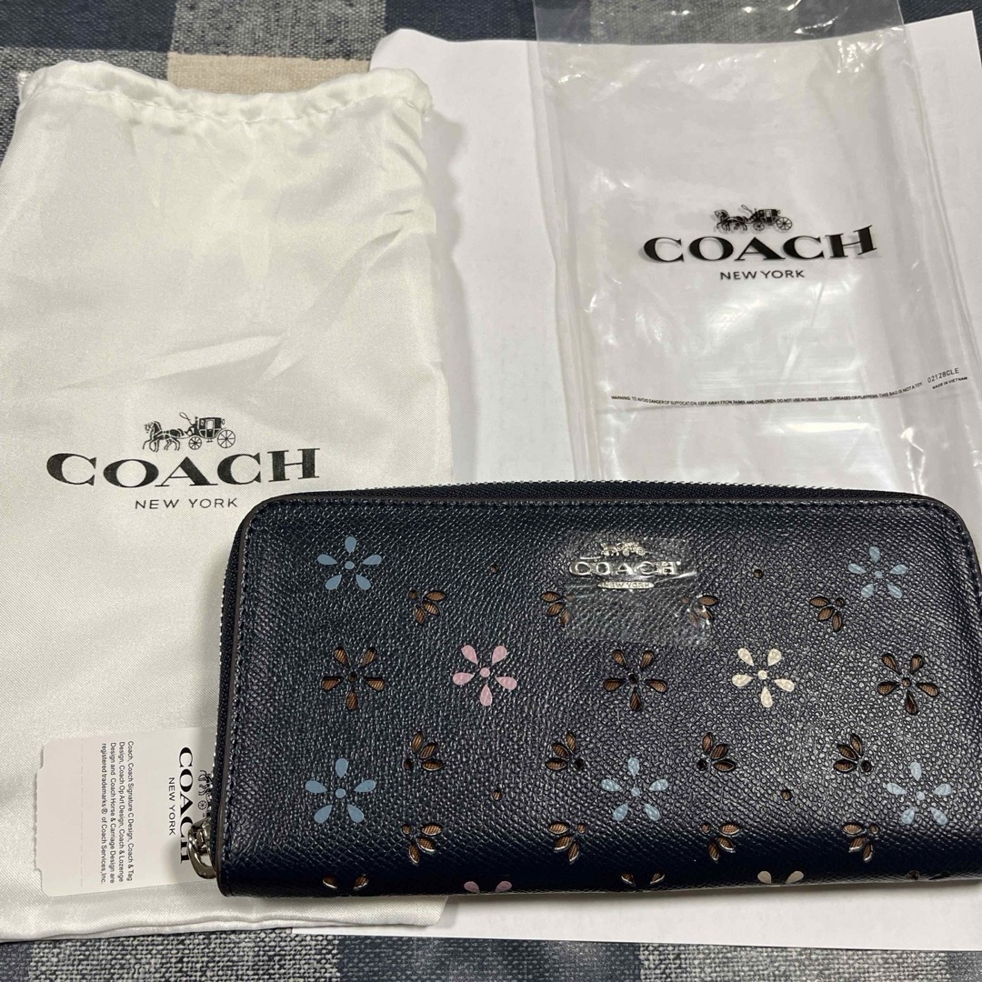 COACH - COACH 花柄長財布　新品未使用です