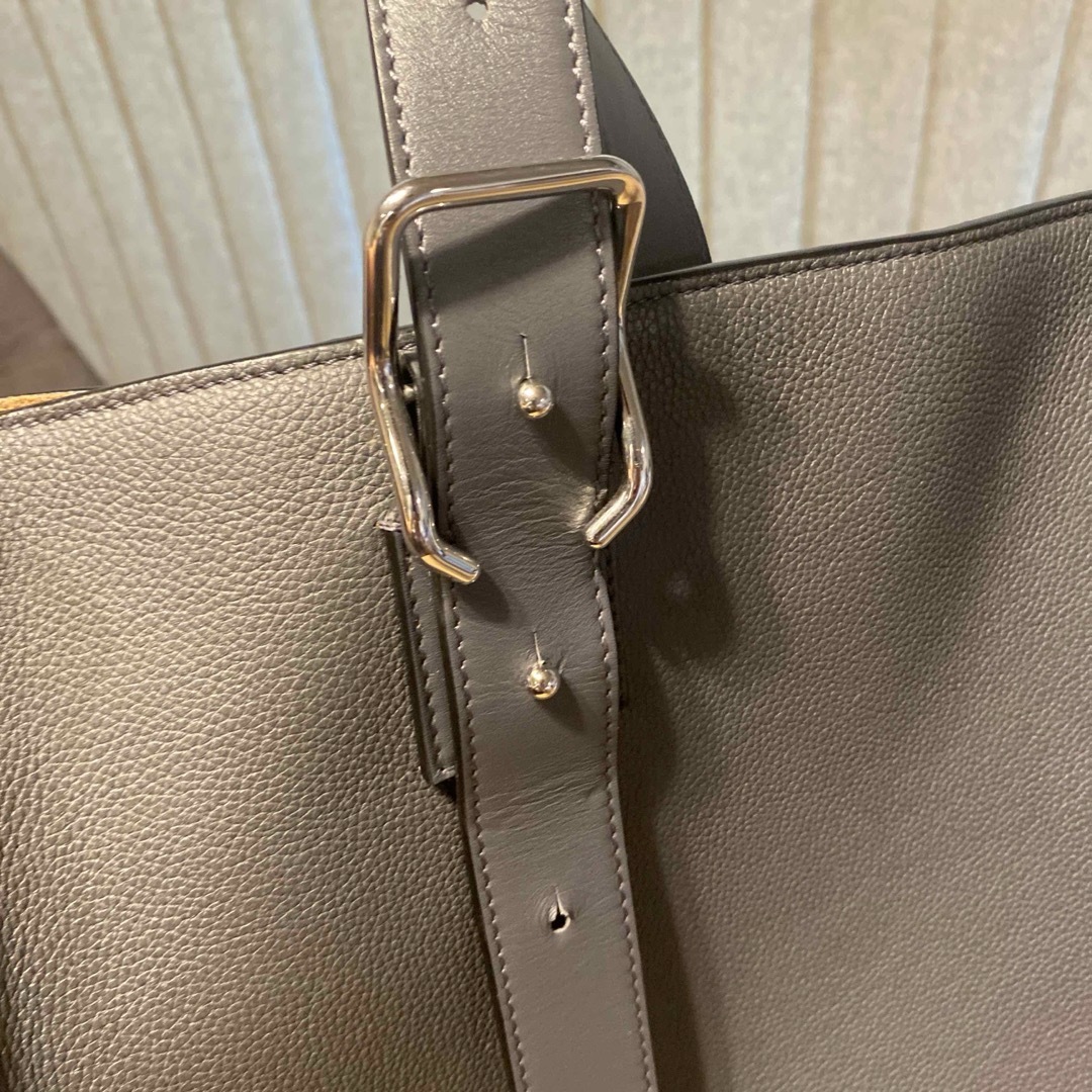 LOEWE - LOEWE ロエベ バックルジッパー トートバッグ LOEWE - LOEWE ロエベ バックルジッパー トートバッグ