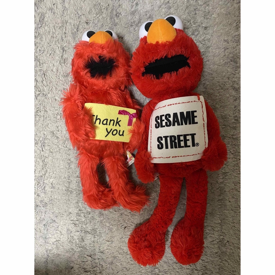 SESAME STREET(セサミストリート)の【非売品】セサミストリート エルモ ぬいぐるみ 2点セット エンタメ/ホビーのおもちゃ/ぬいぐるみ(キャラクターグッズ)の商品写真