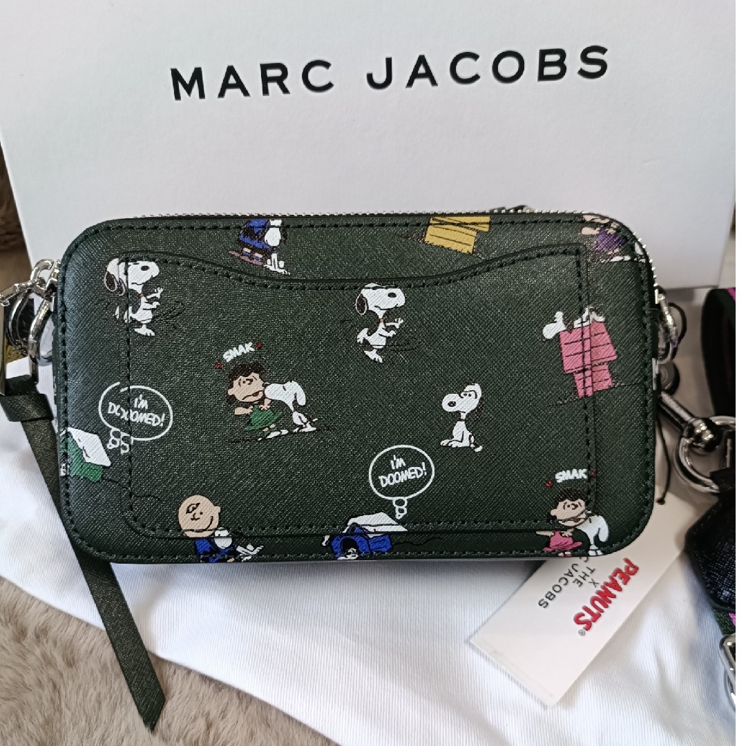 マークジェイコブスSNOOPYコラボ未使用に近い長財布 あまり マークジェイコブスSNOOPYコラボ未使用に近い長財布 あまり