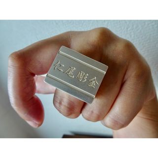 仁尾彫金『プラチナ、文字彫り、ビッグ印台リング2』ハンドメイド297(リング(指輪))