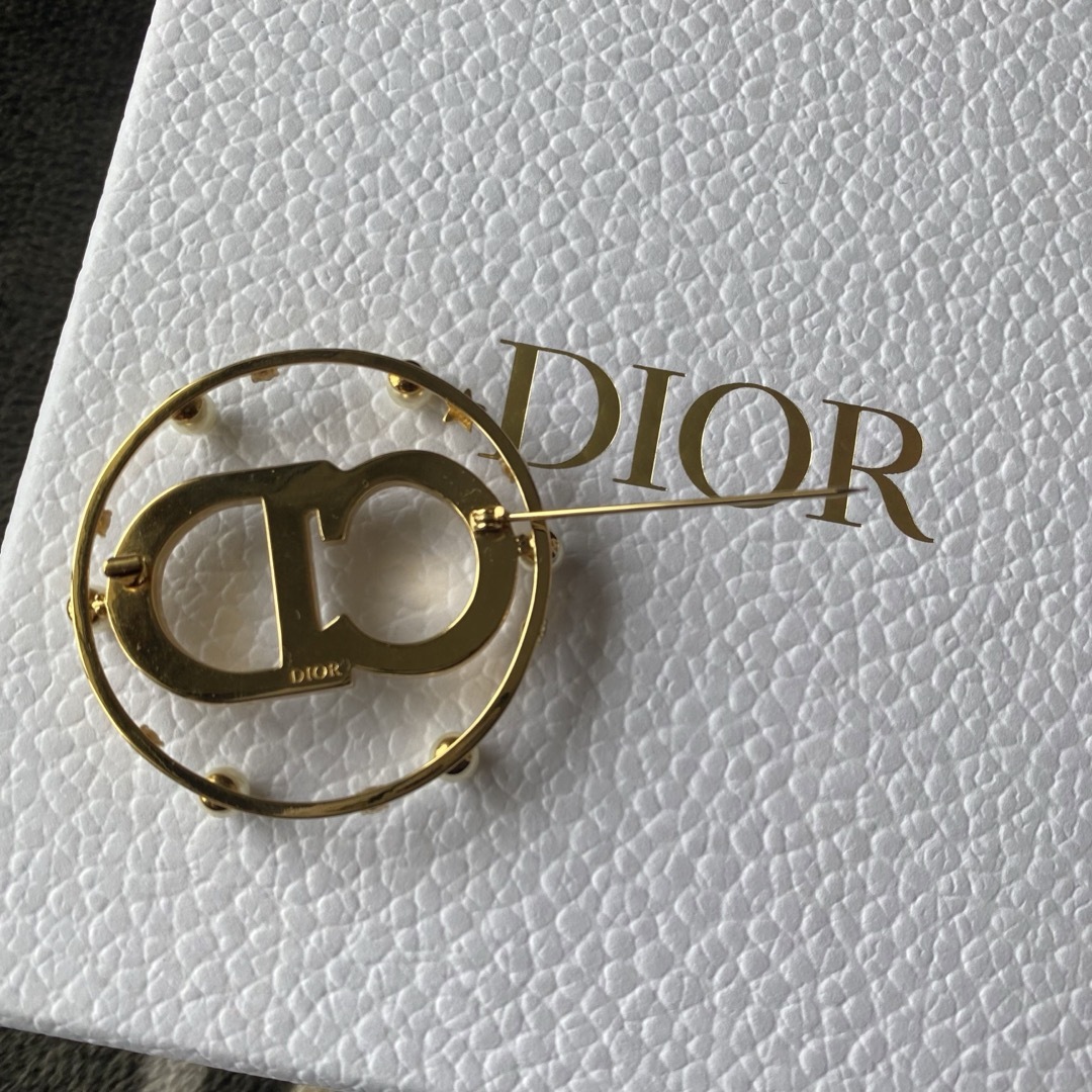 Dior クレールディーリュヌ ブローチレジンパール✕ゴールド Dior クレールディーリュヌ ブローチレジンパール✕ゴールド