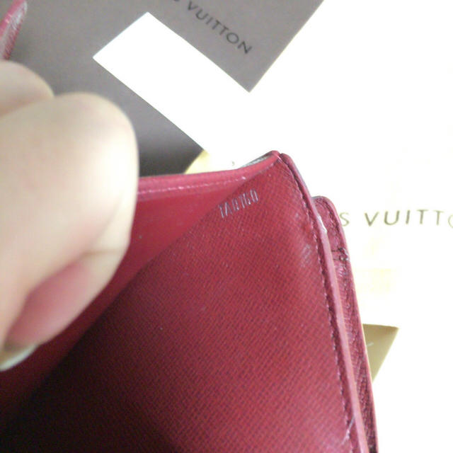 LOUIS VUITTON(ルイヴィトン)の 正規品【LOUIS VUITTON】エピ 折りたたみ財布 赤 レディースのファッション小物(財布)の商品写真