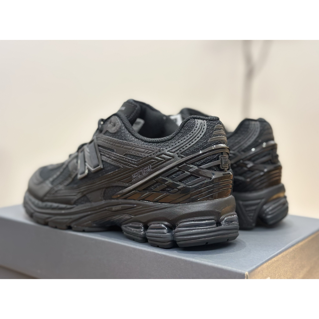 トリプルブラックNew Balance M1906NJ 25.5 ニューバランス トリプルブラックNew Balance M1906NJ 25.5 ニューバランス