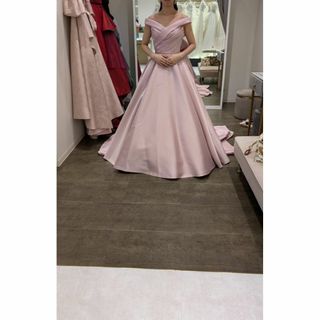 カラードレス ピンク オフショルダー 豪華なバックリボン 可愛い 披露宴(ウェディングドレス)