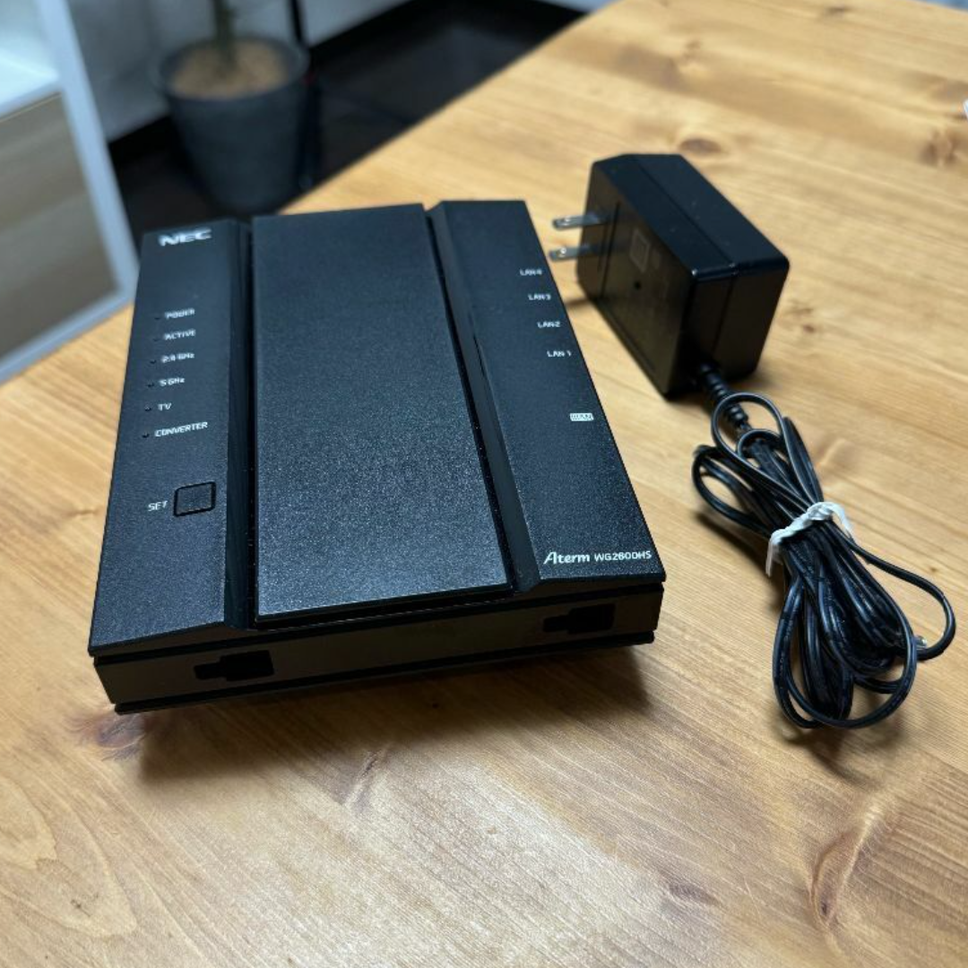 NEC(エヌイーシー)の【中古】NEC 無線LANルーター PA-WG2600HS スマホ/家電/カメラのPC/タブレット(PC周辺機器)の商品写真