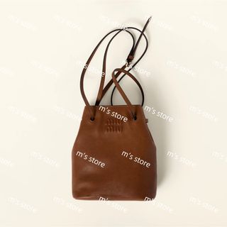MIU MIU(ショルダーバッグ ・ ブラウン/茶色系)のフリマ MIU MIU(ショルダーバッグ ・ ブラウン/茶色系)のフリマ