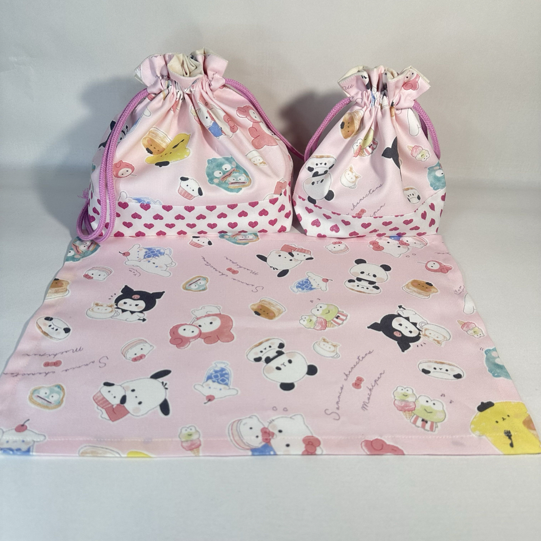 サンリオ(サンリオ)のサンリオ お弁当袋 コップ袋 ランチョンマット キッズ/ベビー/マタニティのこども用バッグ(ランチボックス巾着)の商品写真