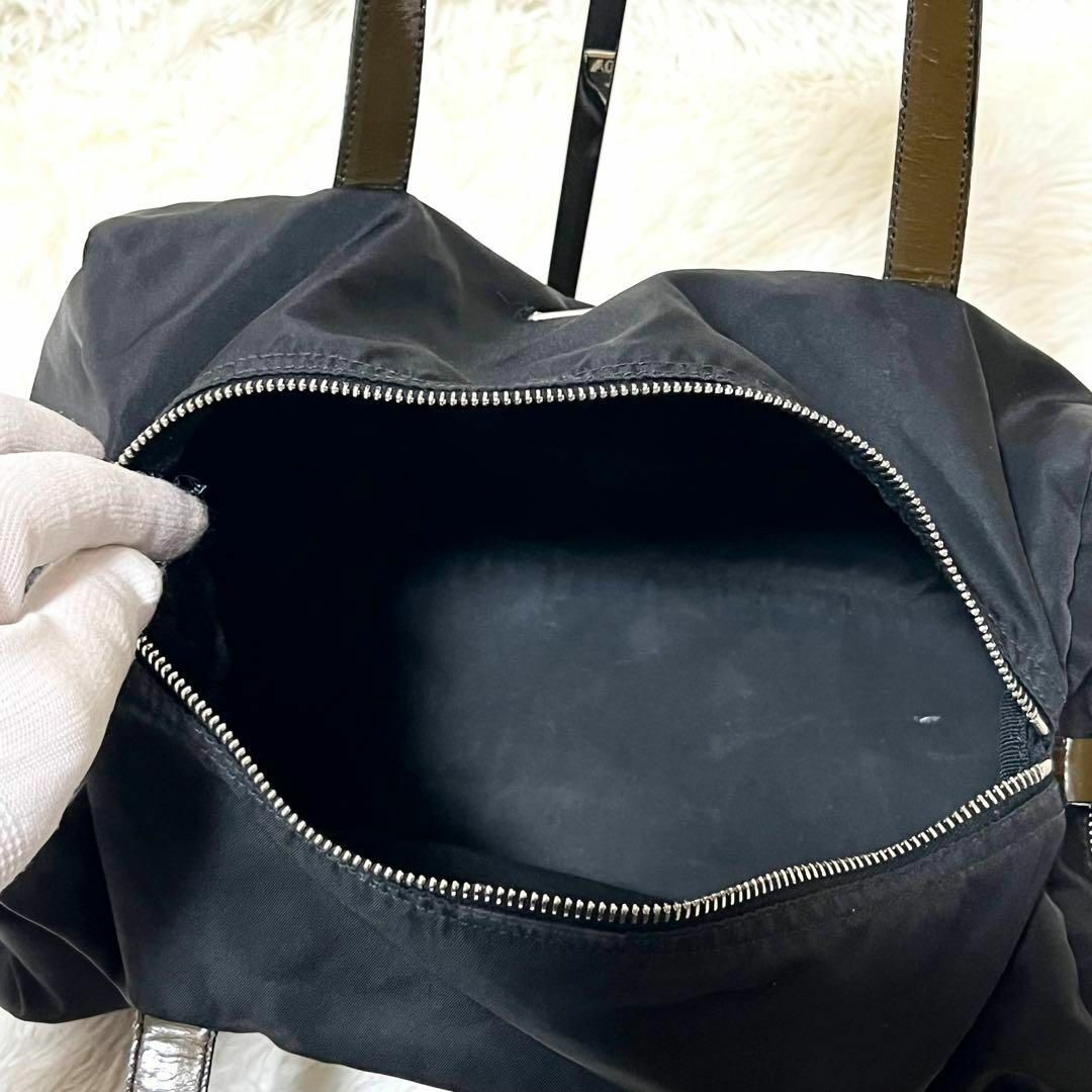 PRADA - 美品 PRADA ナイロン ミニ ボストンバッグ 三角ロゴ 黒 PRADA - 美品 PRADA ナイロン ミニ ボストンバッグ 三角ロゴ 黒