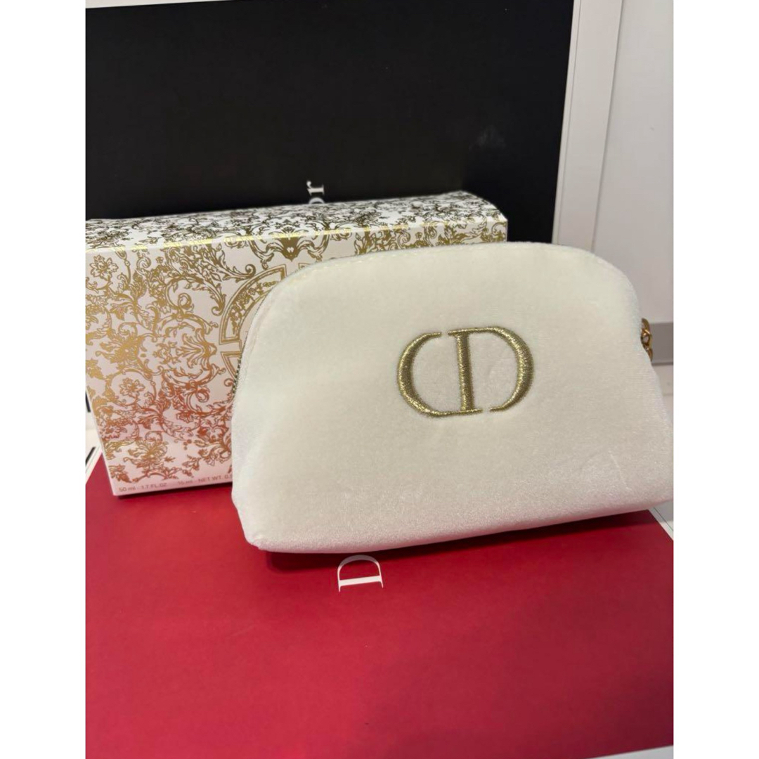 Dior スノーエッセンスホリデー 限定品 Dior スノーエッセンスホリデー 限定品