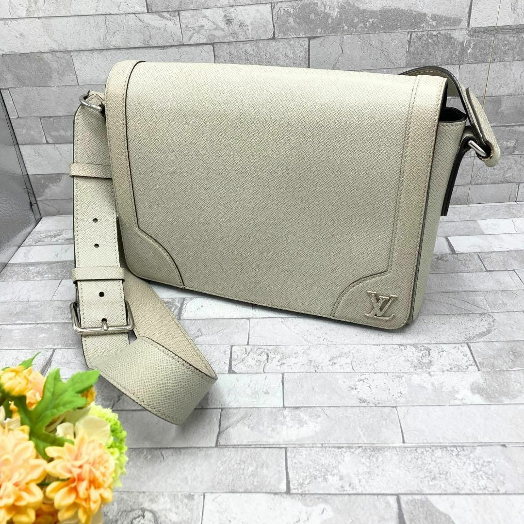 LOUIS VUITTON - ルイヴィトン タイガ ニューフラップ LOUIS VUITTON - ルイヴィトン タイガ ニューフラップ