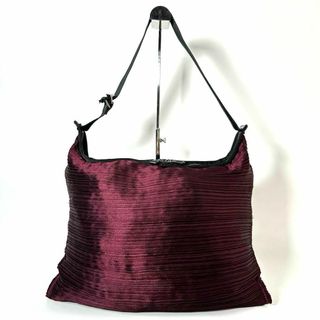 ISSEY MIYAKE(ショルダーバッグ)のフリマアイテム一覧 ISSEY MIYAKE(ショルダーバッグ)のフリマアイテム一覧