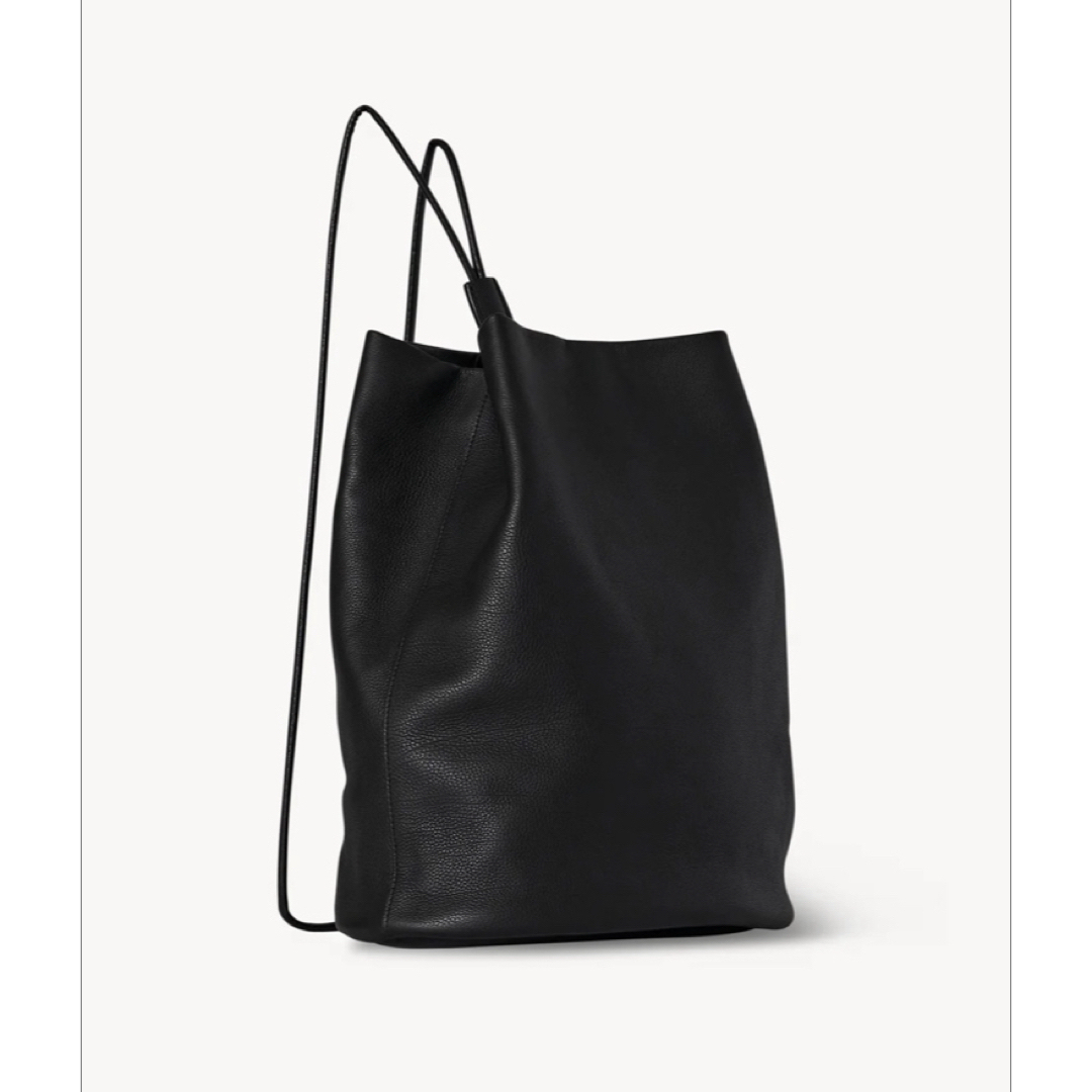 THE ROW - 値下◇美品◇ The Row ザロウ Joe Backpack 黒 レザー THE ROW - 値下◇美品◇ The Row ザロウ Joe Backpack 黒 レザー