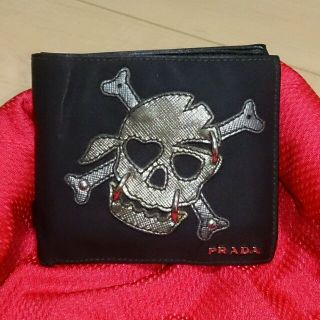 プラダ(PRADA)のPRADA  スカル 折り財布 ブラック(折り財布)