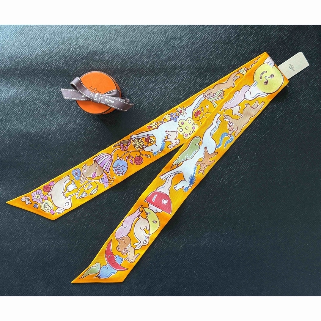 ⭐︎新品未使用⭐︎ エルメス スカーフ ツイリー 千と一のウサギ ⭐︎新品未使用⭐︎ エルメス スカーフ ツイリー 千と一のウサギ