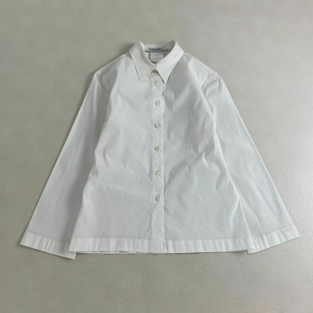 シャネル ブラウス CHANEL シャツ シェルボタン 刺しゅうロゴ シャネル ブラウス CHANEL シャツ シェルボタン 刺しゅうロゴ