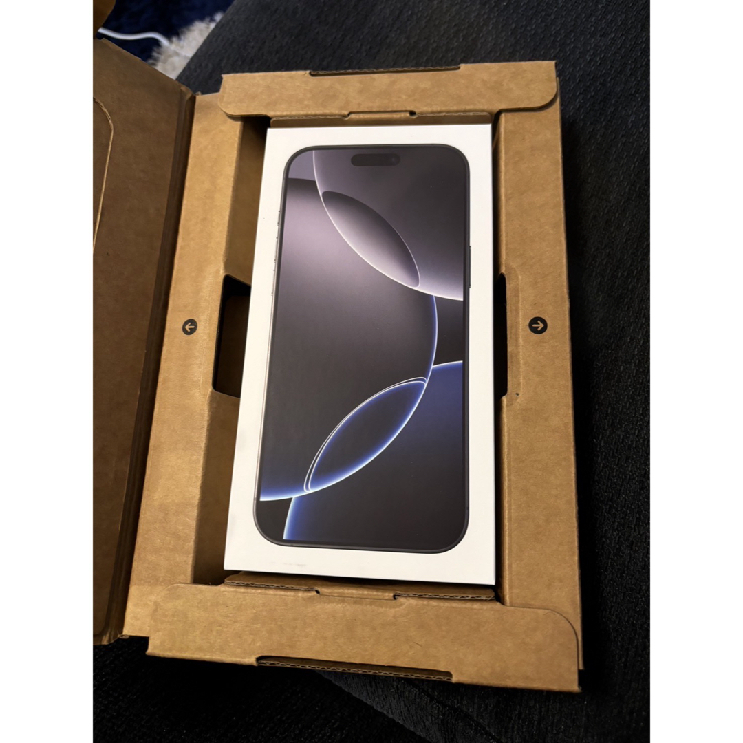 iPhone 16 Pro Max 256GB ブラックチタニウム 新品 iPhone 16 Pro Max 256GB ブラックチタニウム 新品