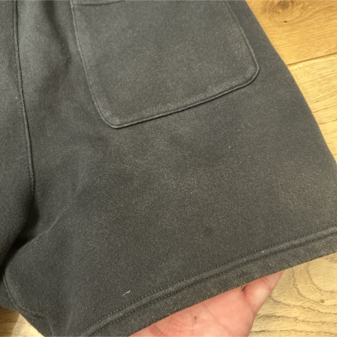 FEAR OF GOD(フィアオブゴッド)のessentials ハーフパンツ　訳あり　エッセンシャルズ メンズのパンツ(ショートパンツ)の商品写真