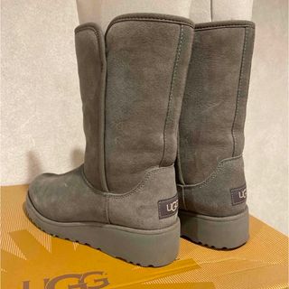 UGG(厚底 ・ ブーツ)のフリマアイテム一覧 UGG(厚底 ・ ブーツ)のフリマアイテム一覧