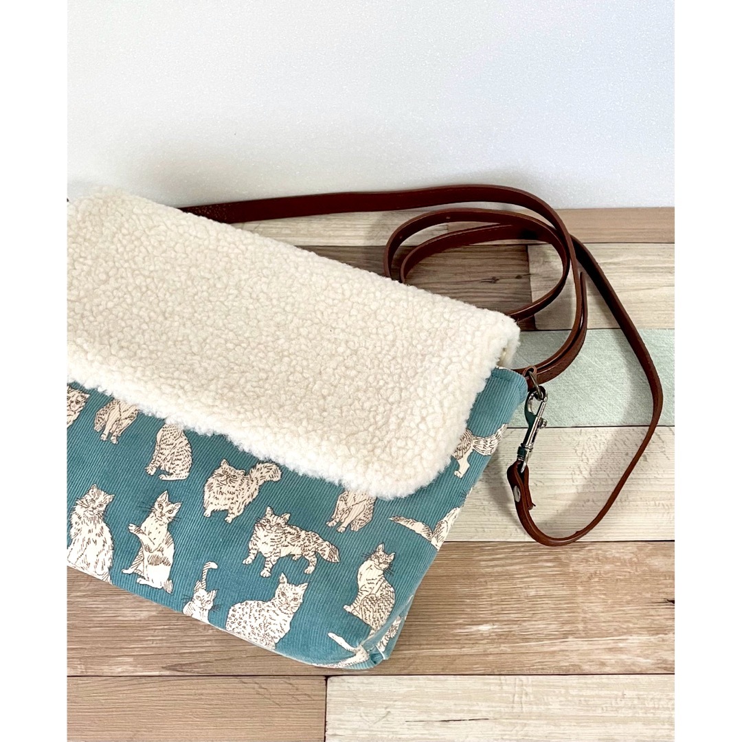 ハンドメイド  秋冬ショルダーバッグ  リバティコーデュロイ  ボアバッグ ハンドメイドのファッション小物(バッグ)の商品写真