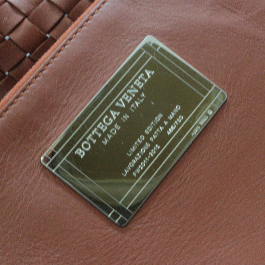 BOTTEGA VENETA - ボッテガヴェネタ イントレチャートカバMM世界 BOTTEGA VENETA - ボッテガヴェネタ イントレチャートカバMM世界