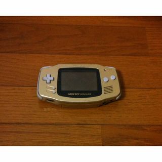 ゲームボーイアドバンス(携帯用ゲーム機本体 ・ ゴールド/金色 ゲームボーイアドバンス(携帯用ゲーム機本体 ・ ゴールド/金色