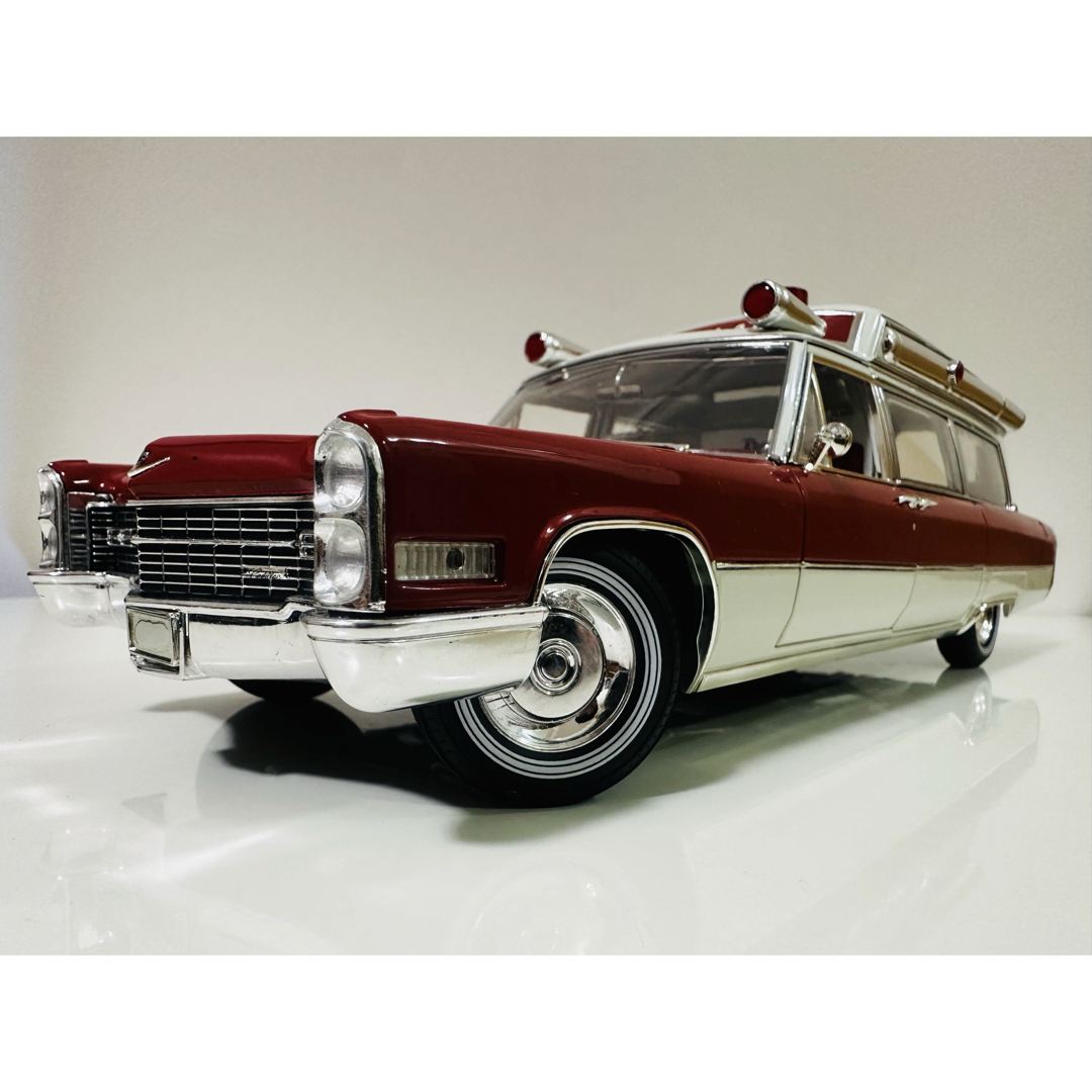 GL/'66 Cadillacキャデラック アンバランス 救急車 1/18 GL/'66 Cadillacキャデラック アンバランス 救急車 1/18