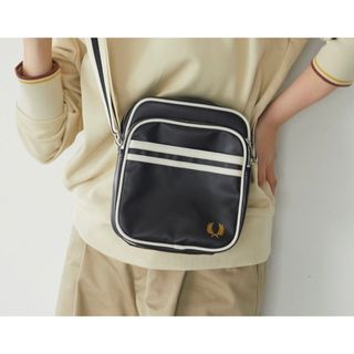 FRED PERRY(ショルダーバッグ)のフリマアイテム一覧 FRED PERRY(ショルダーバッグ)のフリマアイテム一覧