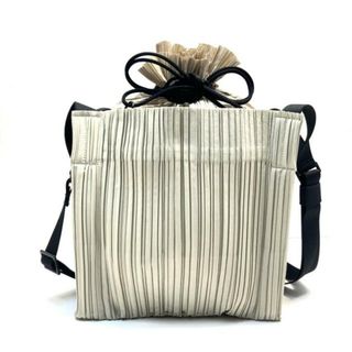 PLEATS PLEASE ISSEY MIYAKE(ショルダーバッグ)のフリマ PLEATS PLEASE ISSEY MIYAKE(ショルダーバッグ)のフリマ