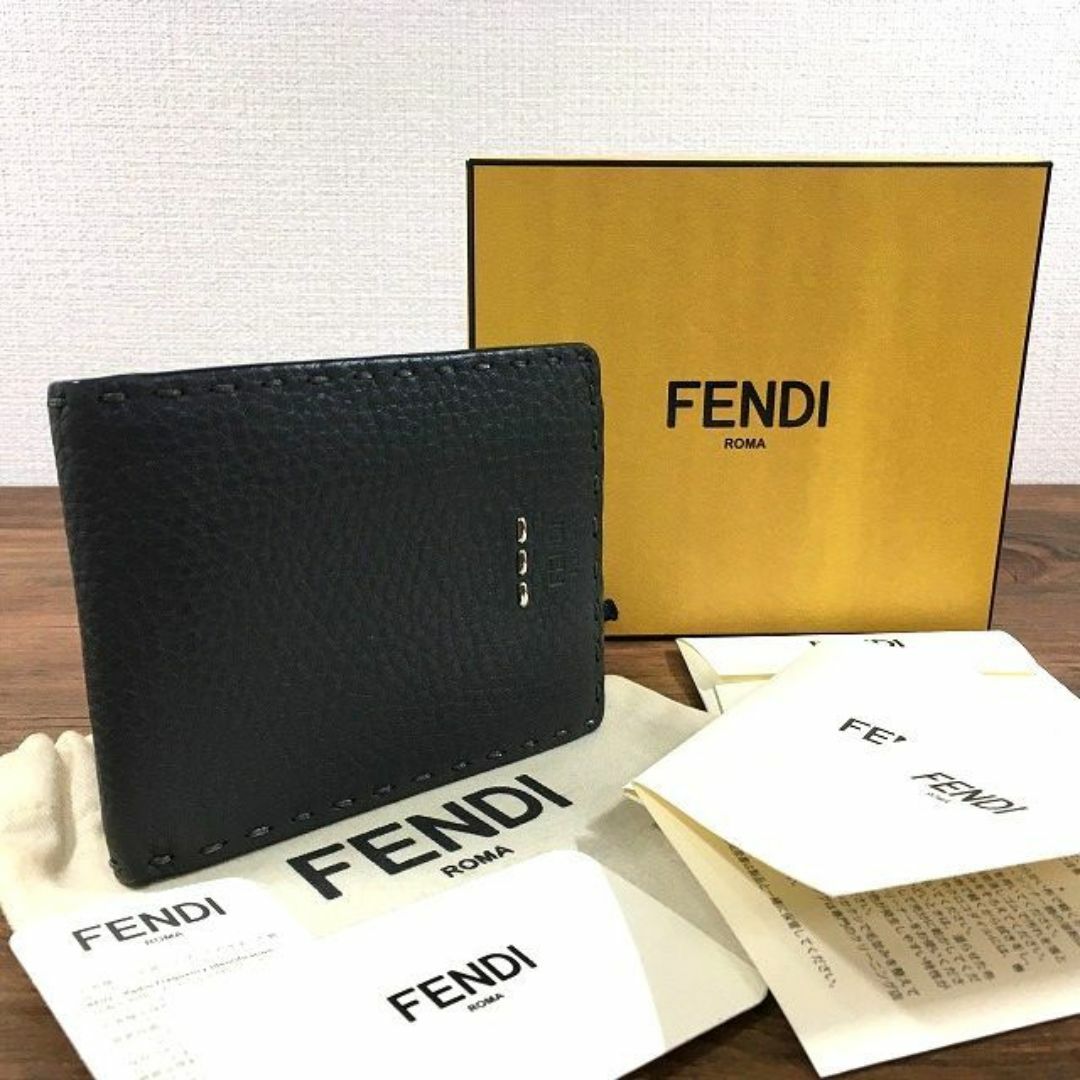 送料込み! 極美品 FENDI 二つ折り財布 セレリア レザー グレー 送料込み! 極美品 FENDI 二つ折り財布 セレリア レザー グレー