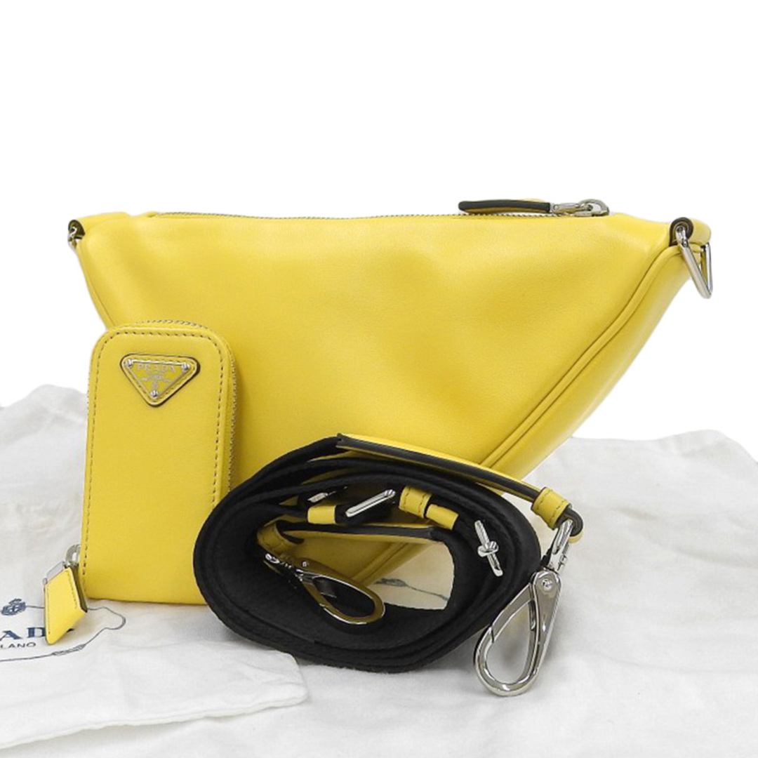 PRADA - プラダ PRADA トライアングル ショルダーバッグ レザー PRADA - プラダ PRADA トライアングル ショルダーバッグ レザー