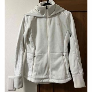 アンダーアーマー(UNDER ARMOUR)の美品アンダーアーマーパーカーsizeM(パーカー)