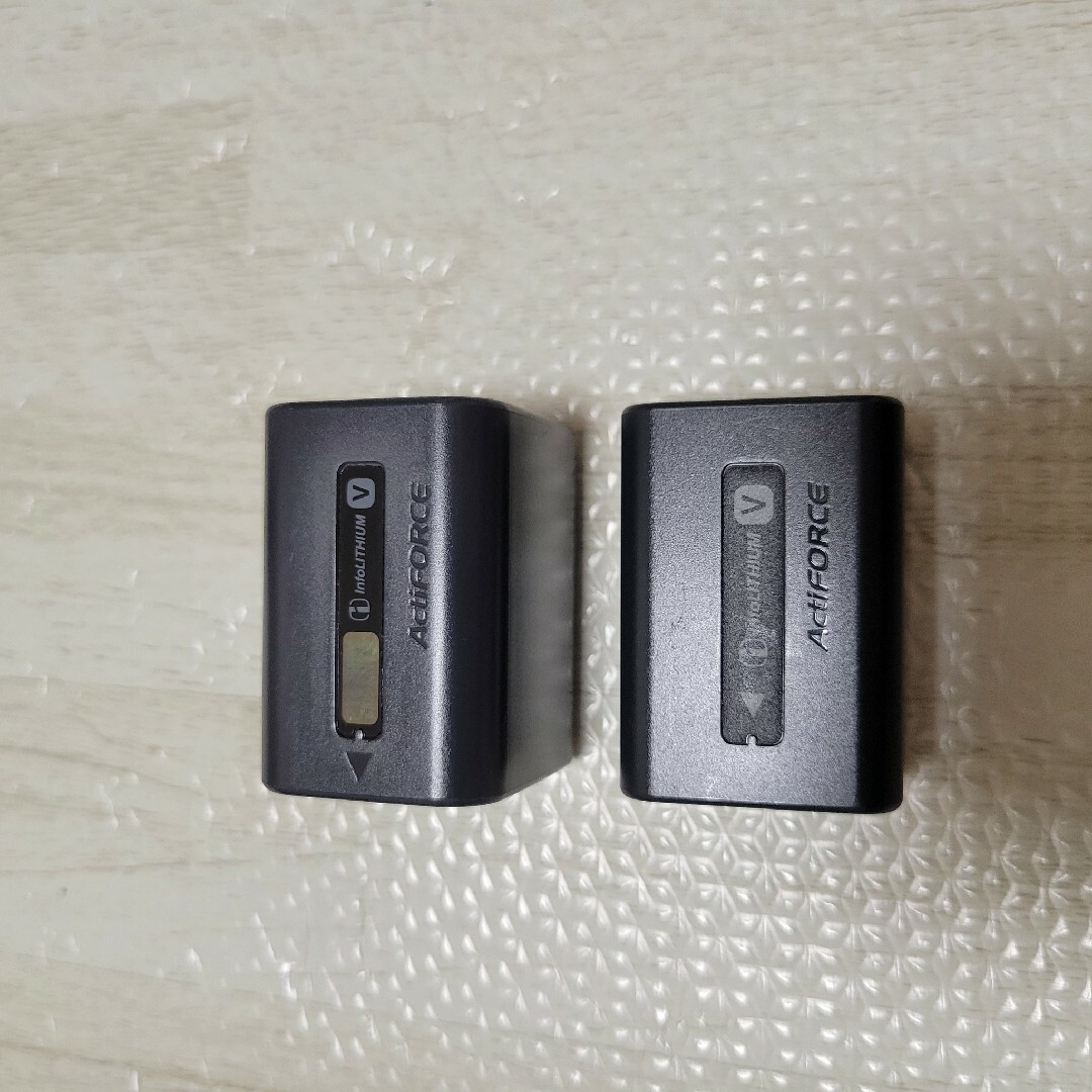 HDR-CX680 大容量バッテリー、ケース付き SONY HDR-CX680 大容量バッテリー、ケース付き SONY