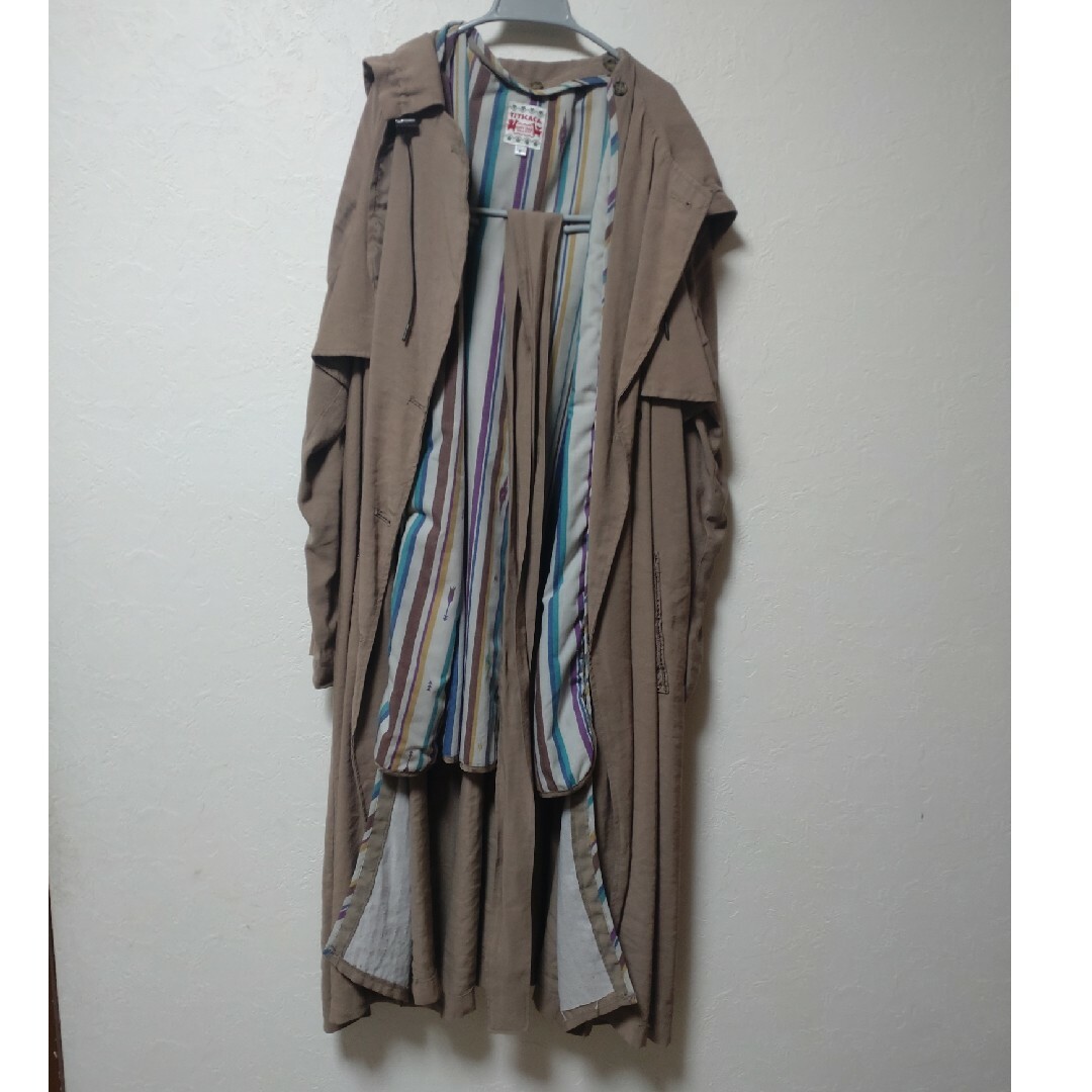 titicaca(チチカカ)のチチカカ　ブラウン フード付きロングコート レディースのジャケット/アウター(その他)の商品写真