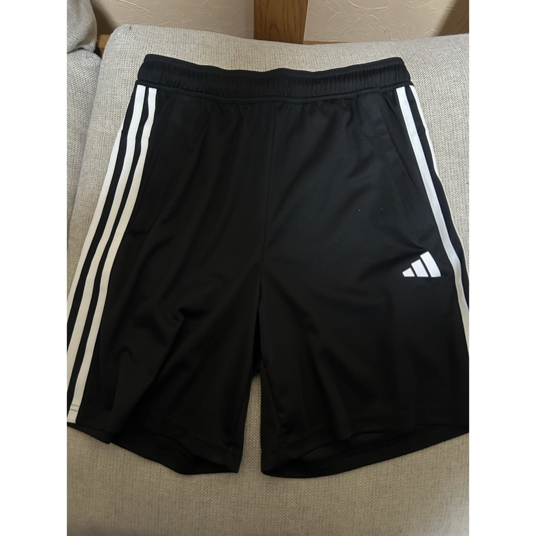 adidas(アディダス)のadidas ハーフパンツ ブラック L スポーツ/アウトドアのランニング(ウェア)の商品写真