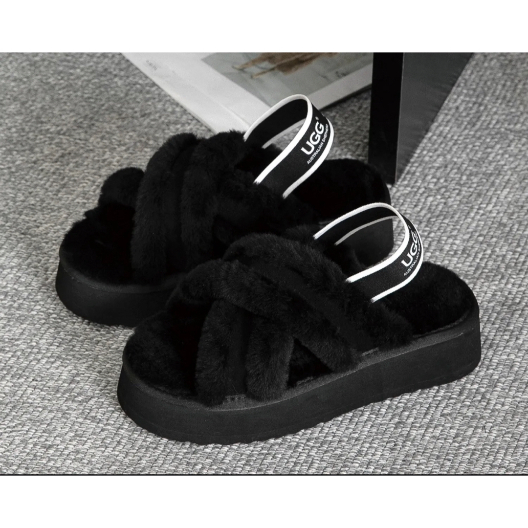 UGG - 値下げ!UGG ふわふわもこもこ厚底サンダルの通販 by まー UGG - 値下げ!UGG ふわふわもこもこ厚底サンダルの通販 by まー