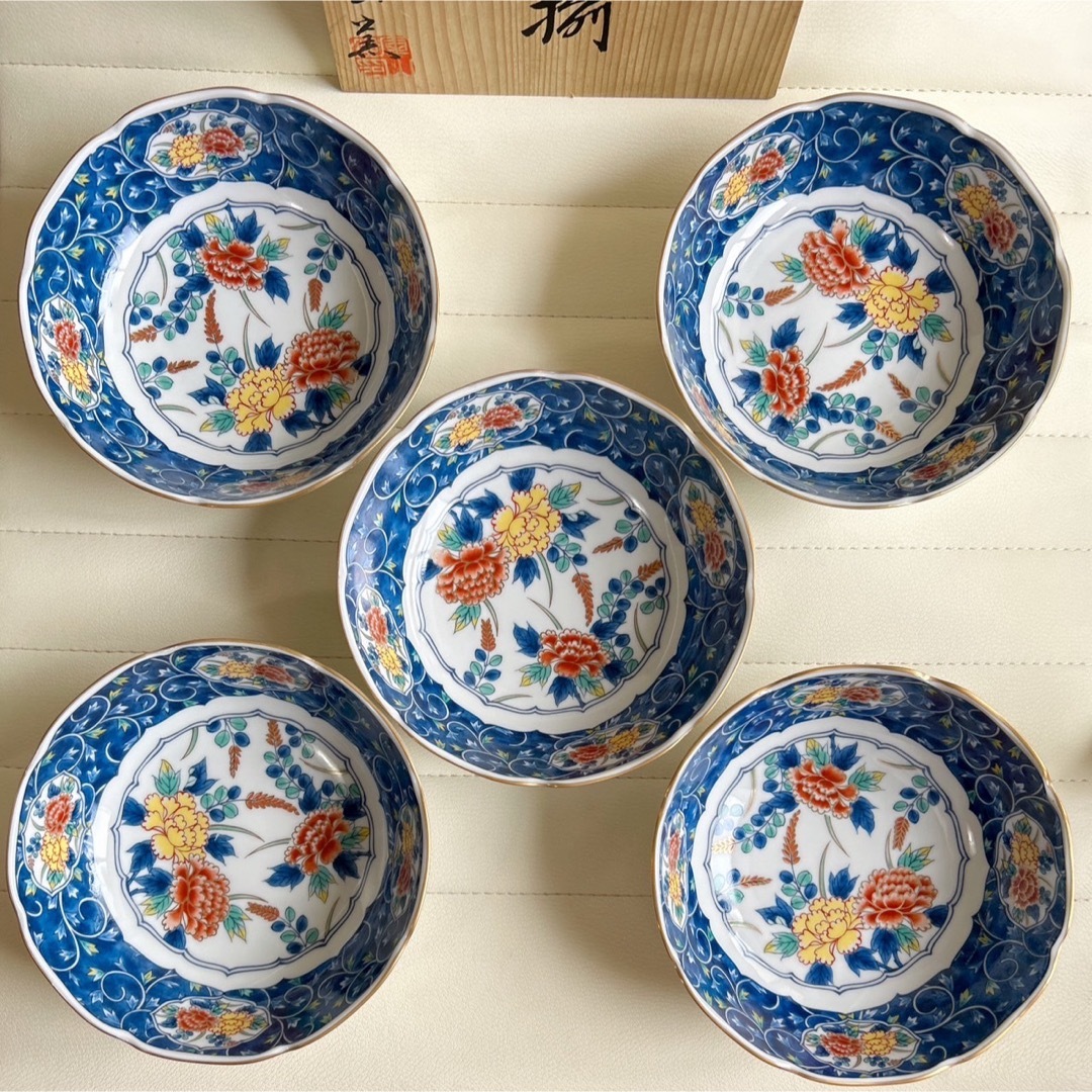 美濃焼 - 前畑陶器 庫山窯 窓絵花唐草 中鉢揃 5枚セット 金彩 美濃焼 - 前畑陶器 庫山窯 窓絵花唐草 中鉢揃 5枚セット 金彩