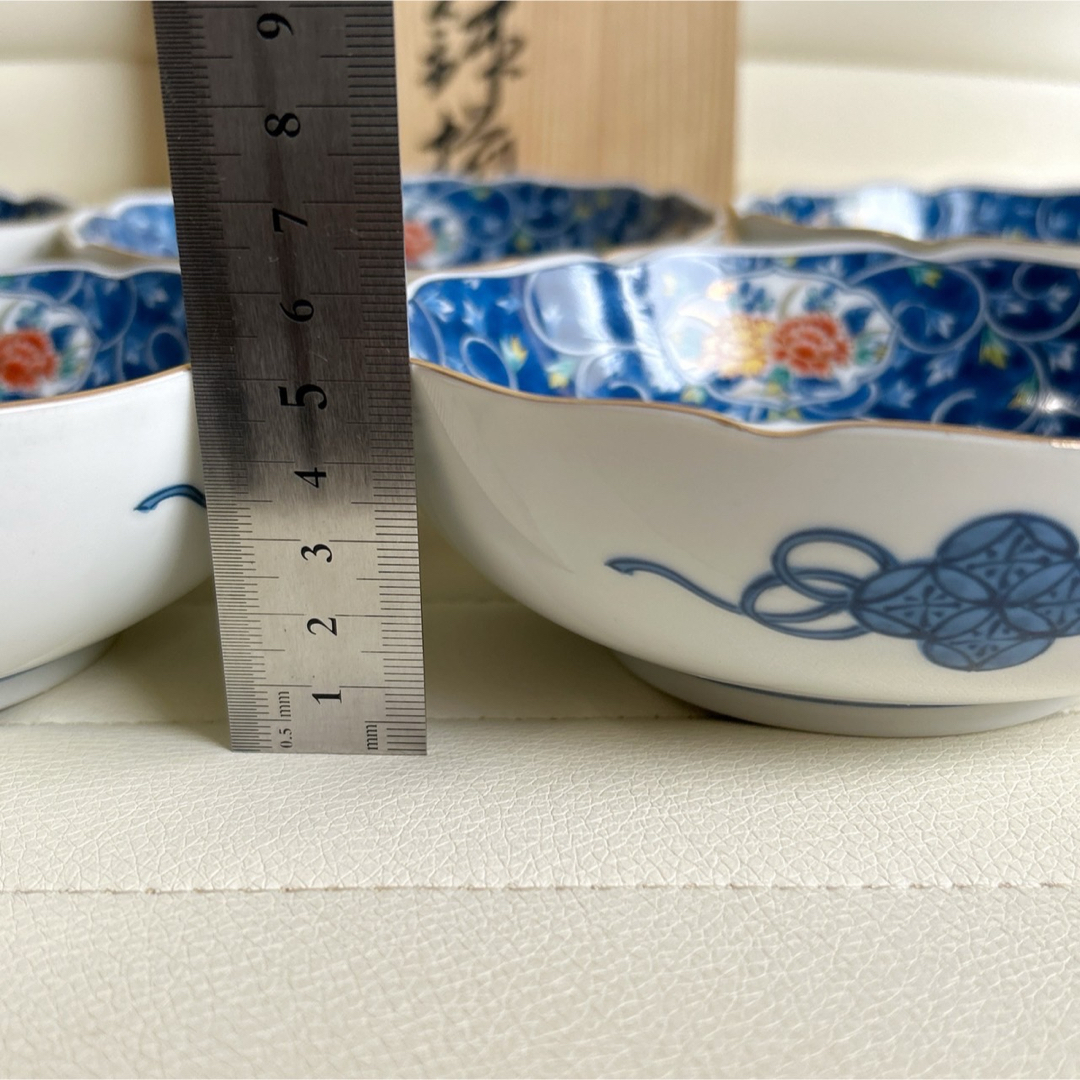 美濃焼 - 前畑陶器 庫山窯 窓絵花唐草 中鉢揃 5枚セット 金彩 美濃焼 - 前畑陶器 庫山窯 窓絵花唐草 中鉢揃 5枚セット 金彩
