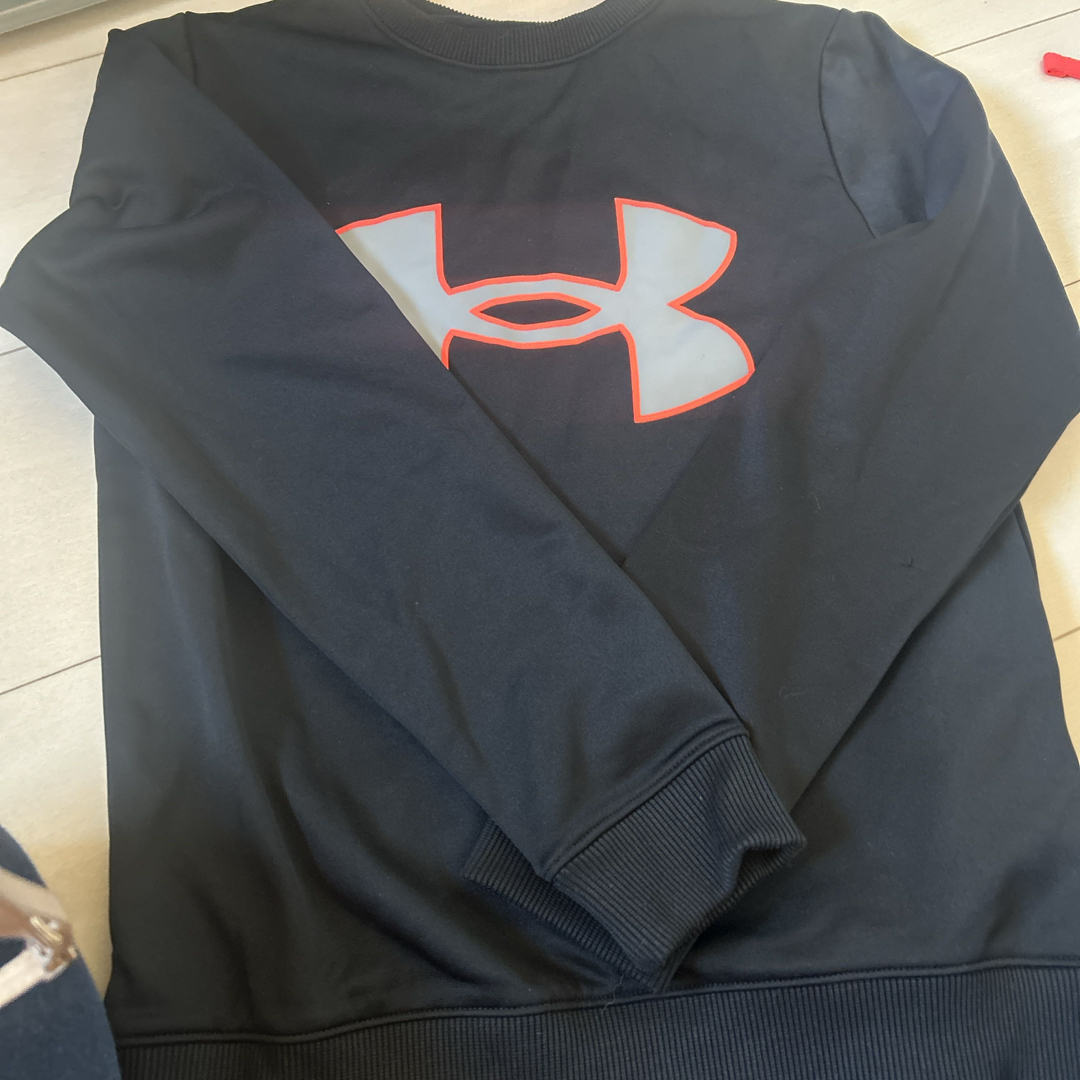 UNDER ARMOUR(アンダーアーマー)のアンダーアーマートレーナー キッズ/ベビー/マタニティのキッズ服男の子用(90cm~)(Tシャツ/カットソー)の商品写真