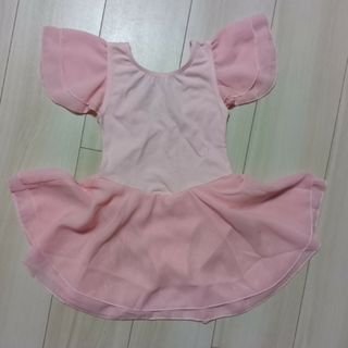 キッズレオタード　ピンク　105cm　２段フリル　バレエ　新体操(ダンス/バレエ)
