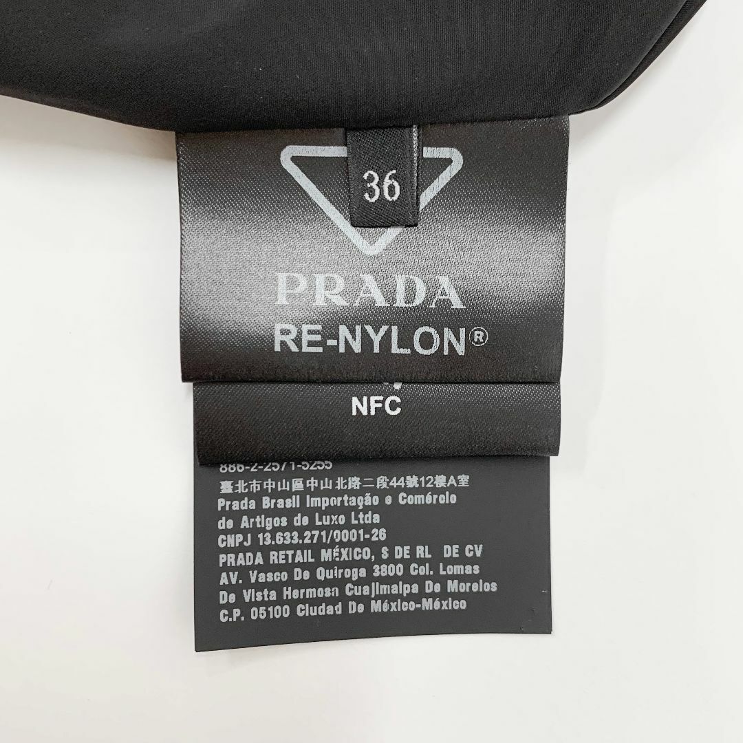 PRADA - M10692 プラダ ナイロン トライアングル ロゴ ショート PRADA - M10692 プラダ ナイロン トライアングル ロゴ ショート
